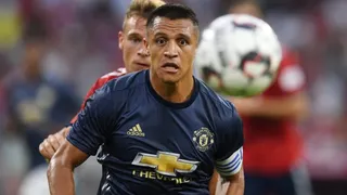 Alexis Sánchez fue capitán en la derrota de Manchester United ante Bayern Munich