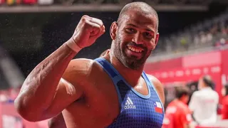 Yasmani Acosta avanzó a semifinales en la lucha grecorromana y quedó a un paso de una medalla