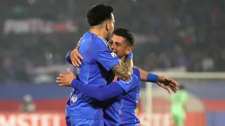 Se encienden las alarmas en la U: la lesión de Israel Poblete lo deja en duda para el Superclásico