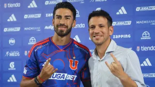 ¿Llegarán más refuerzos a la U de Chile? La definición que marca el futuro del plantel 2026