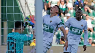 Enzo Roco fue titular en agónico empate de Elche ante Valladolid