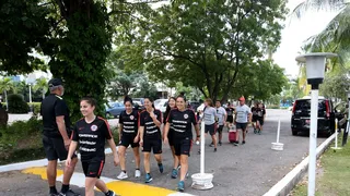 La selección femenina compartió con niños de distintas escuelas de Kingston