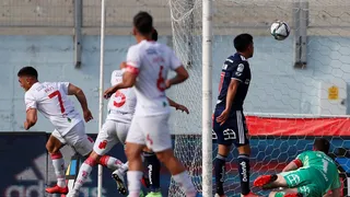 Curicó Unido lo dio vuelta ante la U con gol de Felipe Fritz y silenció el estadio El Teniente