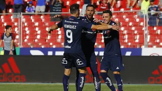 Henríquez dio tranquilidad a la U en el inicio del complemento ante Curicó con el tercer tanto