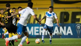 Vélez de Pablo Galdames eliminó a Peñarol y enfrentará a Deportivo Cali en octavos de la Sudamericana