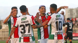 Salas y Dávila brillaron con dobletes en triunfo de Palestino ante Curicó en La Cisterna