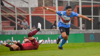 Con un hombre menos: Patronato se impuso ante Independiente de Leandro Benegas