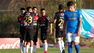 Audax Italiano sufrió categórica derrota ante Ñublense y perdió terreno en la carrera por el título