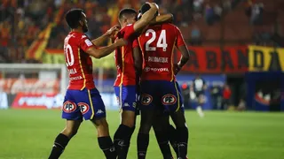 Resumen: Unión Española sostuvo el liderato y la UC se mantiene al paso