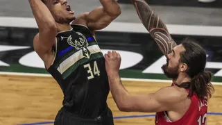 Antetokounmpo le ganó el duelo a Zion Williamson en el triunfo de Bucks ante Pelicans