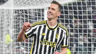 Juventus contó con un triplete de Milik para golear a Frosinone y avanzar en Copa Italia