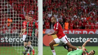 El letal Paolo Guerrero fue clave en la victoria de Inter sobre Palestino en Brasil