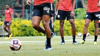 Futbolista atropelló a un ciclista en la puerta del centro de entrenamiento de su club