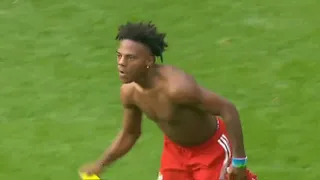 El extraño comportamiento del youtuber Speed en un partido de beneficencia