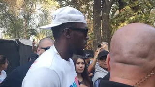 Usain Bolt se lució ante sus fanáticos en el Parque O’Higgins con un partido de fútbol tenis