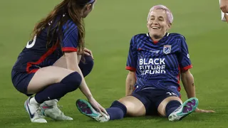 Megan Rapinoe se retiró lesionada en el último partido de su carrera