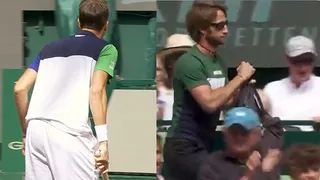 Entrenador de Medvedev se cansó de los malos tratos y lo abandonó en la final de Halle