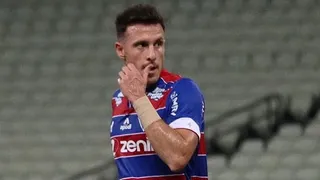 Fortaleza de Angelo Henríquez cayó en la agonía ante Inter de Porto Alegre en el Brasileirao