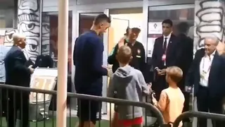 El aplaudido gesto de Cristiano Ronaldo con el hijo de Nemanja Matic