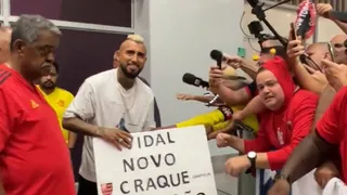 Arturo Vidal tras gran recibimiento en Río: Todavía estamos en conversaciones