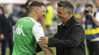 Alejandro Sanz realizó el “Saque de Honor” en el “Bernabéu” antes del Real Madrid-Betis