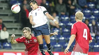 El único cruce con Dinamarca fue triunfo para Chile con goles de Paredes y Alexis