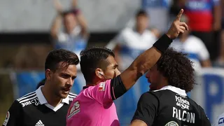 José Cabero consignó riña, proyectiles e insultos en su informe del choque entre la UC y Colo Colo