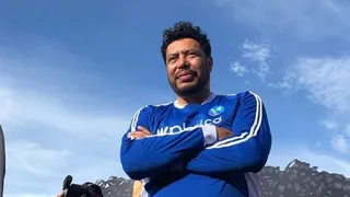 René Higuita cumplió apuesta y cortó su icónica melena