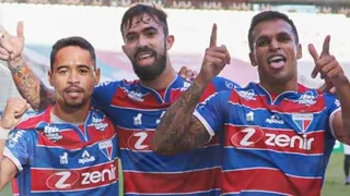 Fortaleza de Angelo Henríquez tumbó a Bragantino y se metió en la pelea en el Brasileirao