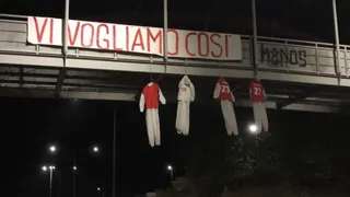 Hinchas de Perugia amenazaron a sus jugadores con muñecos en la horca tras descenso a tercera