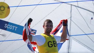 Velerismo: El británico Giles Scott revalidó en Tokio 2020 el oro que logró en Río 2016