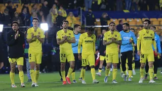 Jugadores de Villarreal agradecieron el apoyo de los hinchas con vuelta a la cancha
