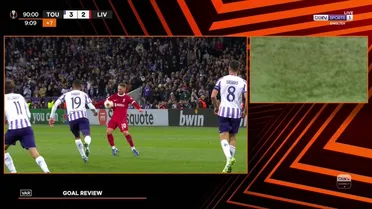 ¡Celebró Suazo! El gol anulado a Liverpool en el final ante Toulouse