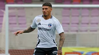 ¿Se va de Colo Colo? Alan Saldivia en la mira de dos equipos brasileños