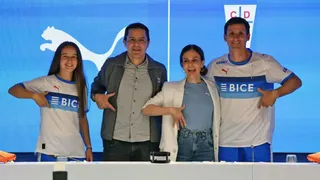U Católica lanza su camiseta 2026 en el Claro Arena: el diseño que acompañará el regreso a la Libertadores