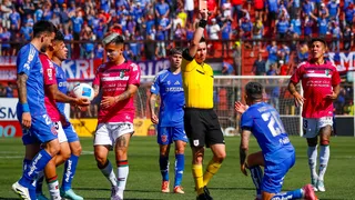 Fin a una racha de ocho años: Aránguiz fue expulsado tras insólita acción ante Palestino