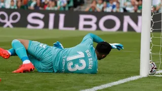 Prensa culpó a Rui Silva de goles de Atlético e hinchas reaccionan pidiendo a Claudio Bravo