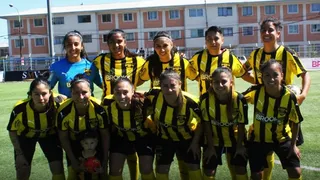 Capitana de Fernández Vial: No se puede vivir del fútbol femenino, se hace por amor al arte