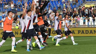 Bologna de Gary Medel logró una épica remontada ante Brescia en la Serie A