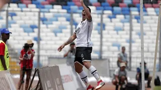 Esteban Paredes repitió contra Antofagasta y entró al podio de los artilleros históricos