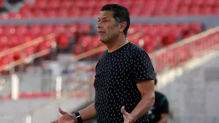 Jorge Aravena: Hay entrenadores extranjeros que hacen un curso por internet, le pasan un equipo grande y fracasan