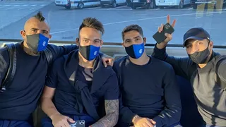 Arturo Vidal y Alexis Sánchez viajaron a España para el duelo contra Real Madrid