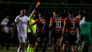 Remezón en Primera B: Cortan a refuerzo extranjero por “motivos internos”