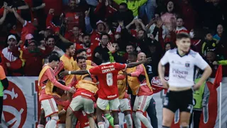 Inter de Porto Alegre noqueó a Colo Colo en el Beira Río y lo eliminó de la Sudamericana