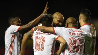 Inter de Porto Alegre alcanzó el liderato en el Brasileirao tras golear a Sport Recife