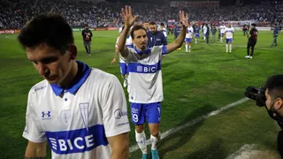 Revive la victoria de la UC ante Audax en medio de incidentes y el adiós de San Carlos