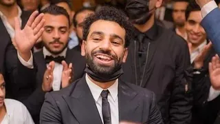 Mohamed Salah fue captado en una boda días antes de dar positivo por Covid-19 y desató la polémica