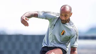 Thierry Henry se lució con golazo de tiro libre en entrenamiento de la selección belga