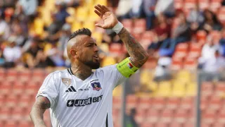 El Arturo Vidal que no viste: explota contra periodista y las redes enloquecen