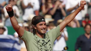 El festejo de Stefanos Tsitsipas tras revalidar el título en el Masters 1000 de Montecarlo